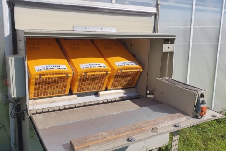 Ontvochtigen met latente warmteterugwinning Ontvochtigen met latente warmteterugwinning