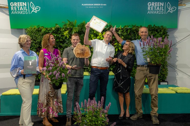 Awards voor Naturosa en Agastache 'Agapk' Awards voor Naturosa en Agastache 'Agapk'
