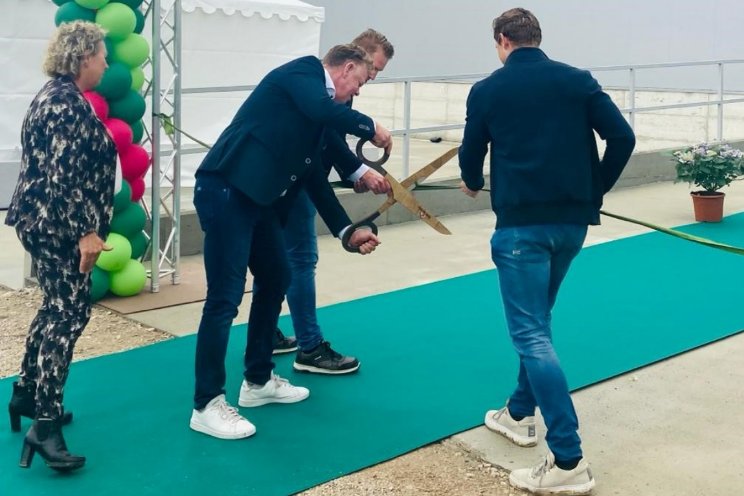 Sjaak van Schie B.V. opent cool store in Portugal Sjaak van Schie B.V. opent cool store in Portugal