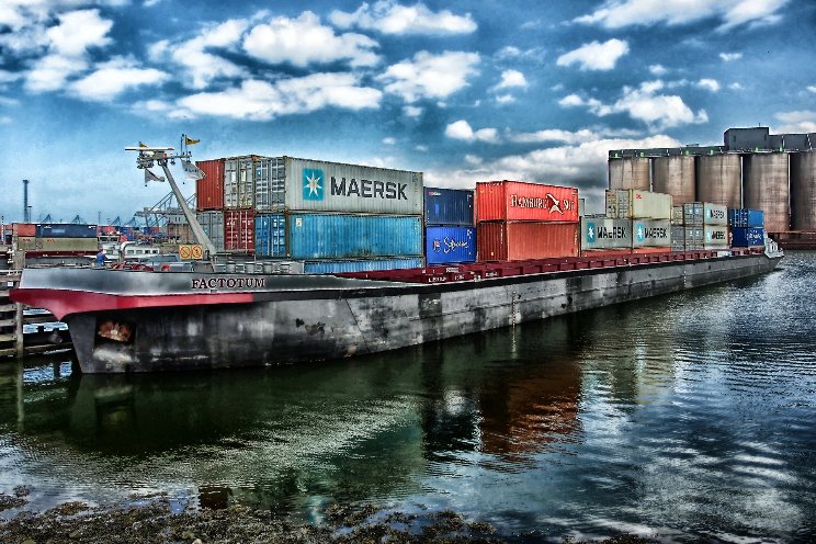 Fors minder goederen in Rotterdamse haven Fors minder goederen in Rotterdamse haven